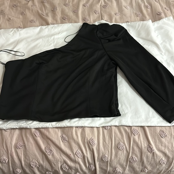 Top - Picture 2 of 2